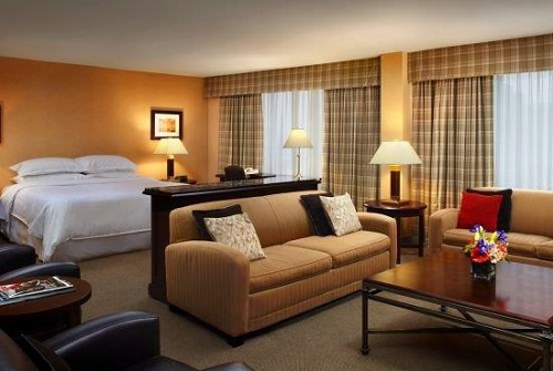Sheraton Centre Toronto Hotel room